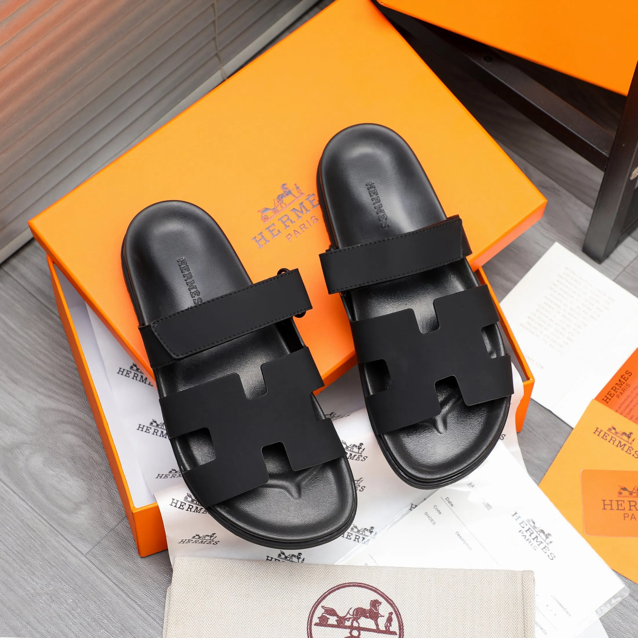 Men's shoes 💰340 Product trademark: Hermes "Hermes" Couple's slippers Regular size: 36-46 Product material: Selected matte cowhide upper, microfiber lining, original outsole